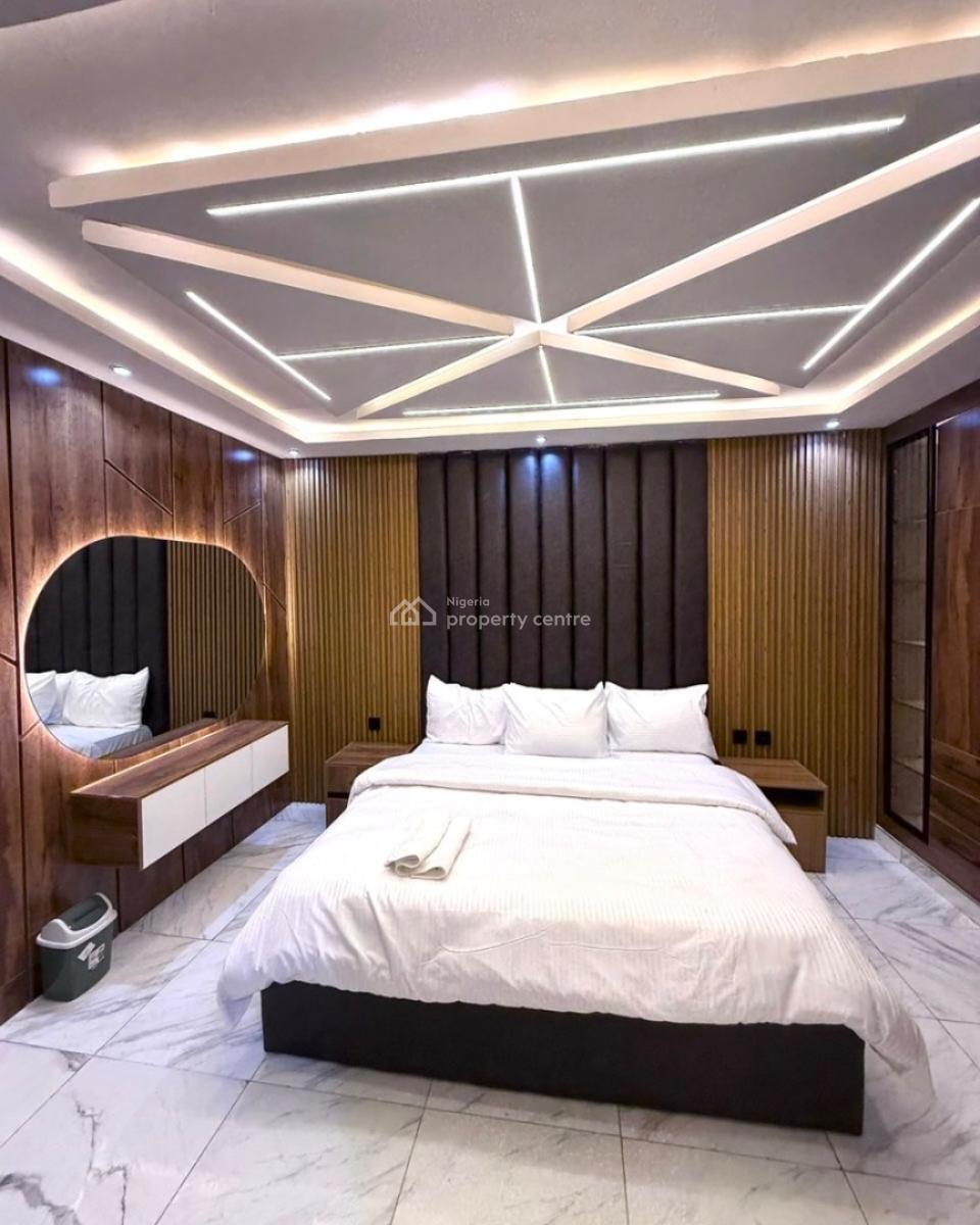 Beautiful Three Bedroom Apartment, Zone 5, Wuse, Abuja, Flat / Apartment Short Let