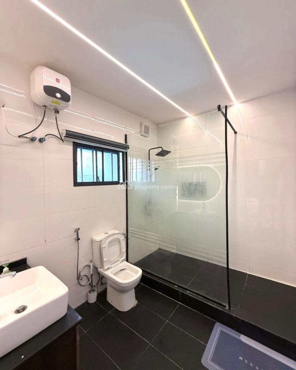 Beautiful Three Bedroom Apartment, Zone 5, Wuse, Abuja, Flat / Apartment Short Let