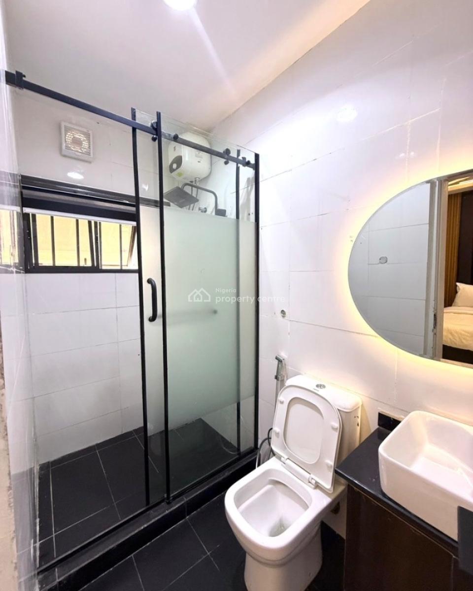 Beautiful Three Bedroom Apartment, Zone 5, Wuse, Abuja, Flat / Apartment Short Let