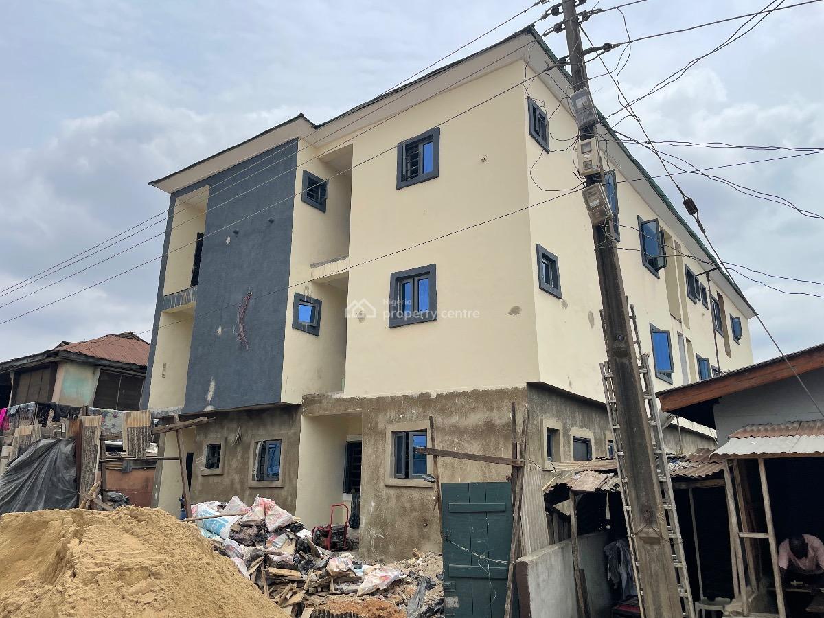 Mini Flat , 2toilets, Akilo Acme, Gated, Tarred Street, Oba Akran, Ikeja, Lagos, Mini Flat (room and Parlour) for Rent