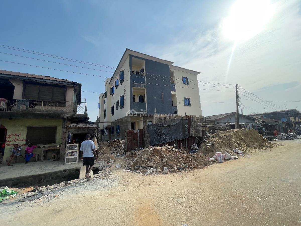 Mini Flat , 2toilets, Akilo Acme, Gated, Tarred Street, Oba Akran, Ikeja, Lagos, Mini Flat (room and Parlour) for Rent