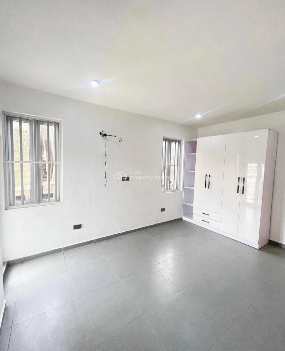 Distressed 2bedroom Serviced Apartment Available at Promo Price, Distressed 2bedroom Serviced Apartment Available at Promo Price, Ikate, Lekki, Lagos, Block of Flats for Sale