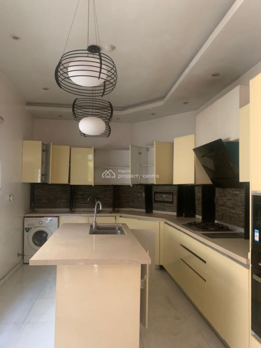 Spacious 5 Bedroom Detached House with Swimming Pool and 2 Rooms Bq, Lekki Phase 1, Lekki, Lagos, Detached Duplex for Rent