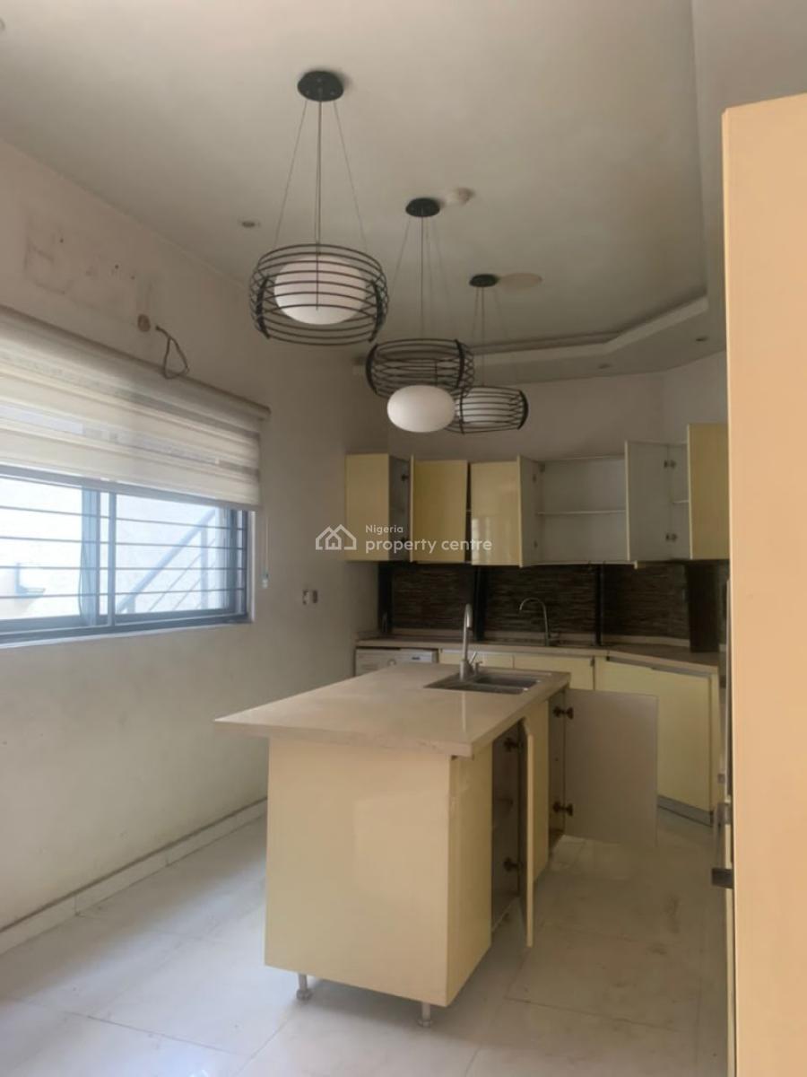 Spacious 5 Bedroom Detached House with Swimming Pool and 2 Rooms Bq, Lekki Phase 1, Lekki, Lagos, Detached Duplex for Rent