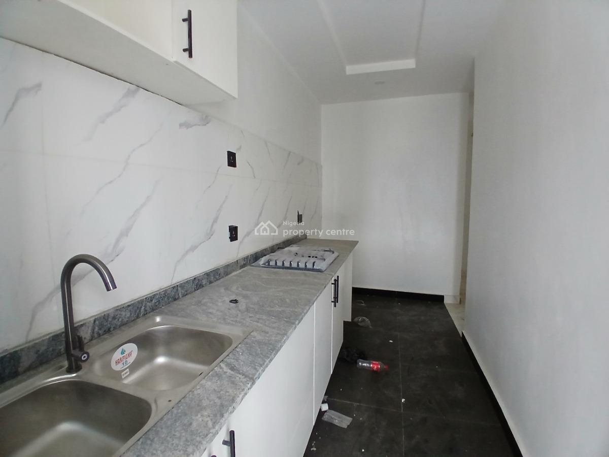 Luxurious 2 Bedroom Apartments, Ologolo, Lekki, Lagos, Flat / Apartment for Sale