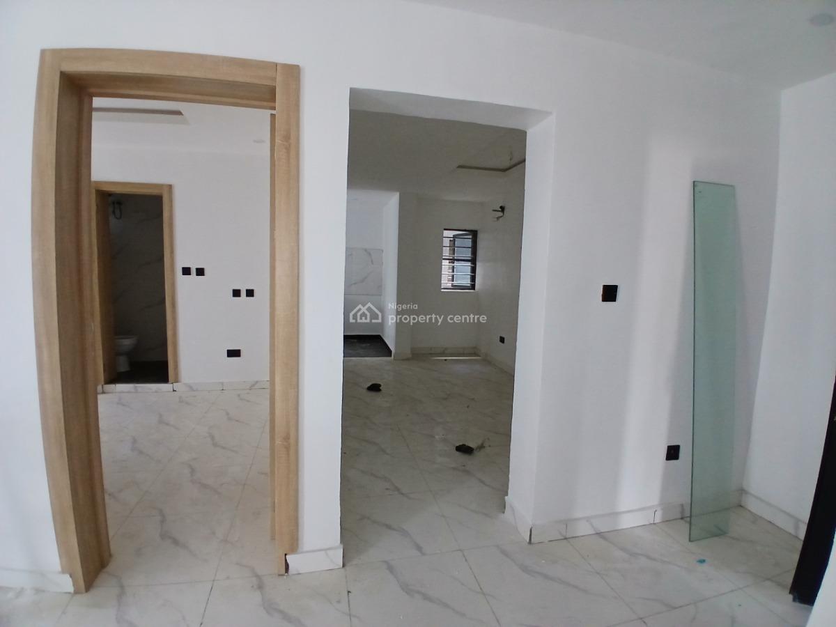 Luxurious 2 Bedroom Apartments, Ologolo, Lekki, Lagos, Flat / Apartment for Sale