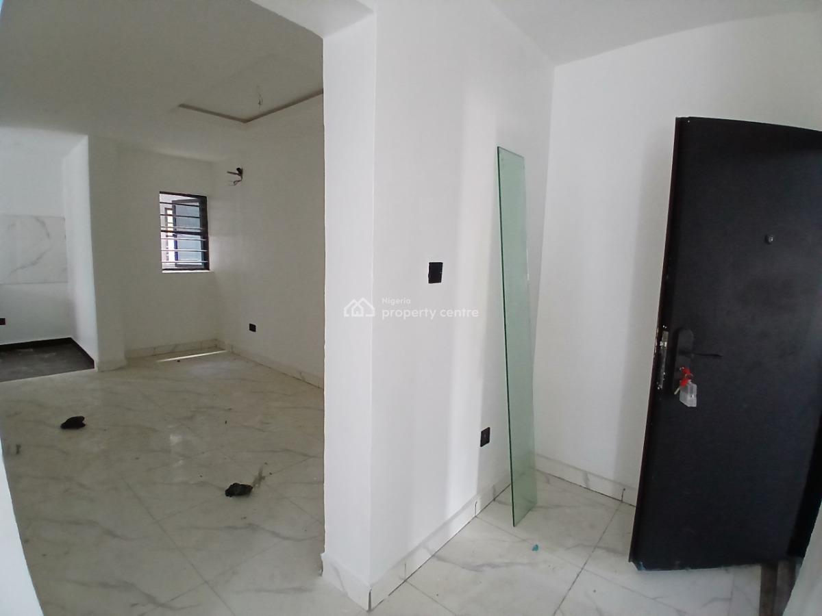 Luxurious 2 Bedroom Apartments, Ologolo, Lekki, Lagos, Flat / Apartment for Sale