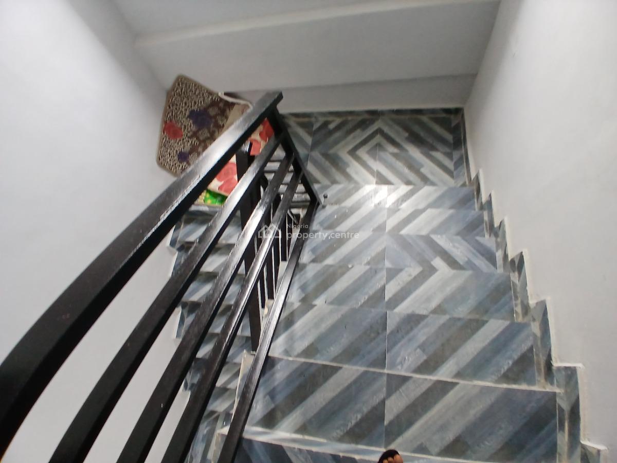 Luxurious 2 Bedroom Apartments, Ologolo, Lekki, Lagos, Flat / Apartment for Sale