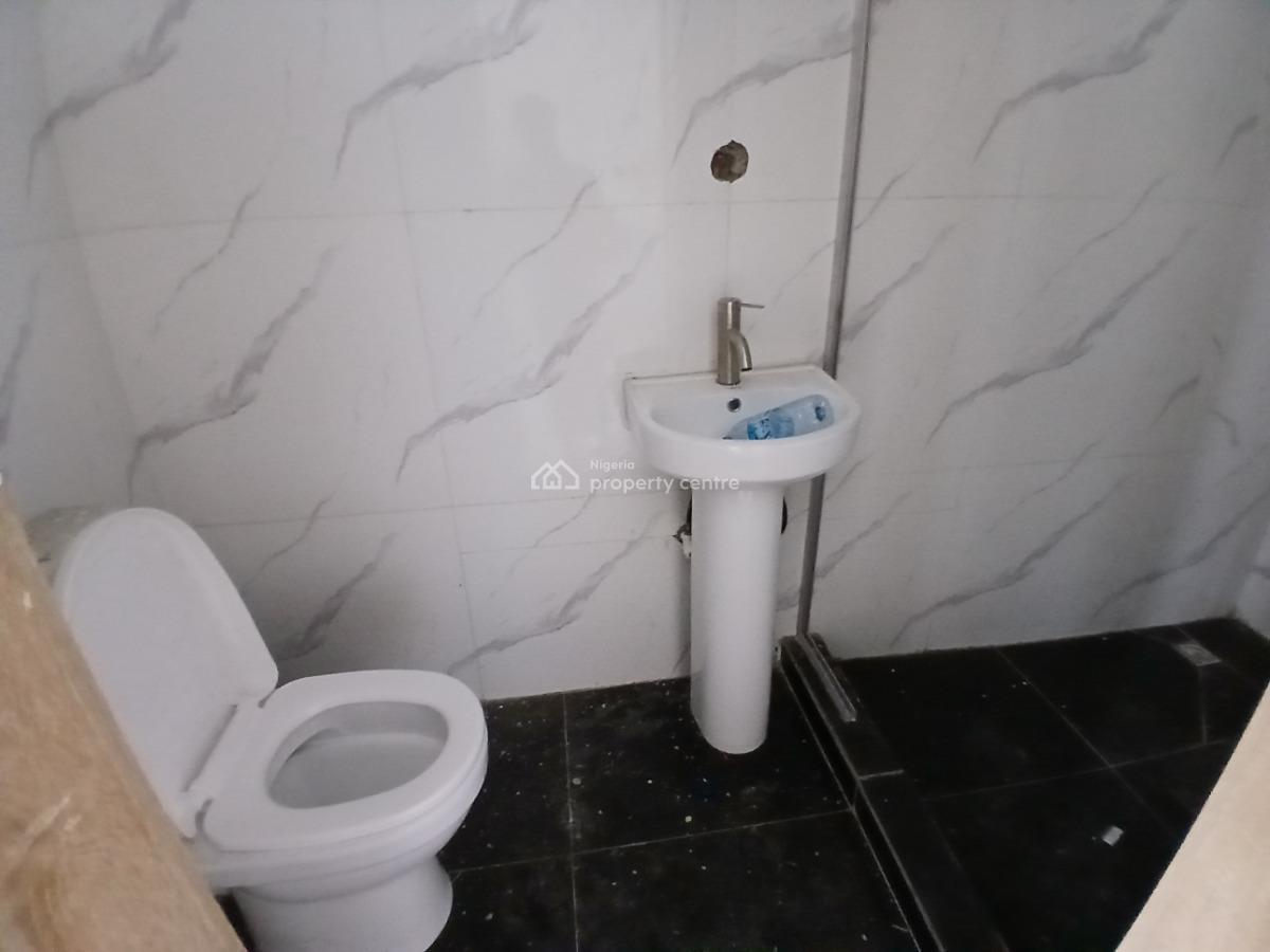 Luxurious 2 Bedroom Apartments, Ologolo, Lekki, Lagos, Flat / Apartment for Sale