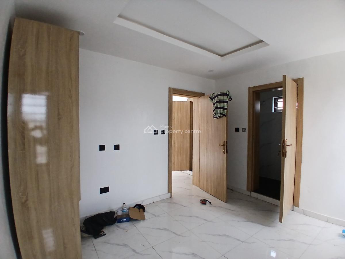 Luxurious 2 Bedroom Apartments, Ologolo, Lekki, Lagos, Flat / Apartment for Sale