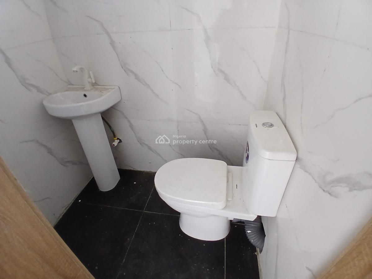 Luxurious 2 Bedroom Apartments, Ologolo, Lekki, Lagos, Flat / Apartment for Sale