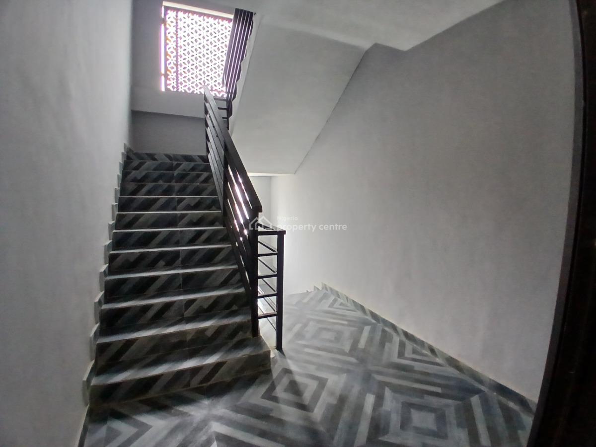 Luxurious 2 Bedroom Apartments, Ologolo, Lekki, Lagos, Flat / Apartment for Sale