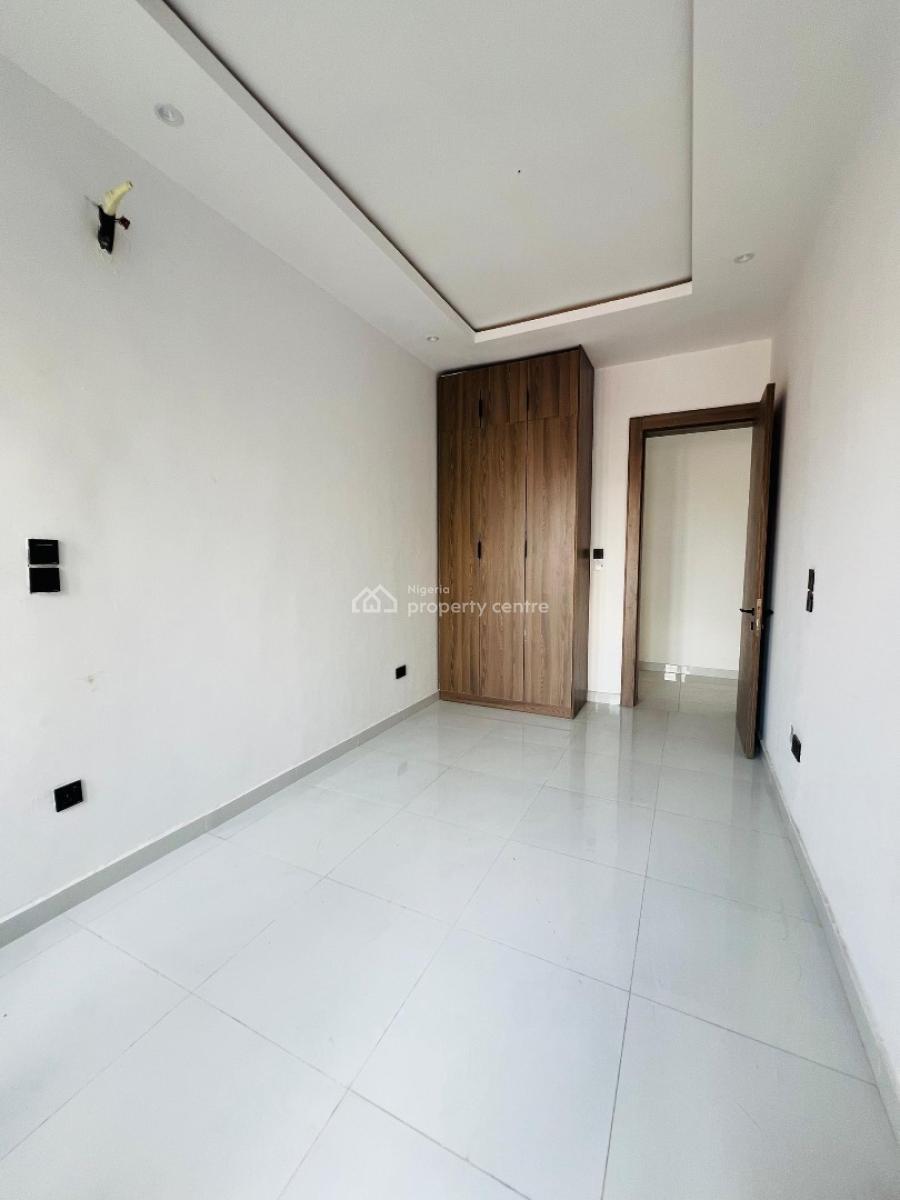 Affordable 3 Bedroom Penthouse, Lekki Phase 1, Lekki, Lagos, Flat / Apartment for Sale