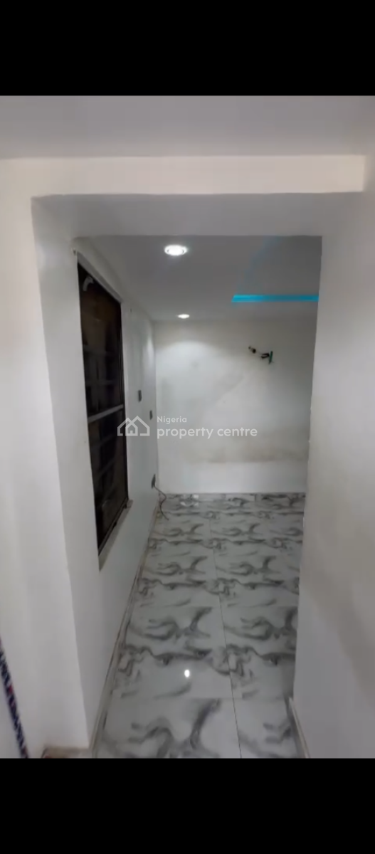 Proper Self Con Located in a Proper Estate, Ologolo, Lekki, Lagos, Self Contain (single Rooms) for Rent