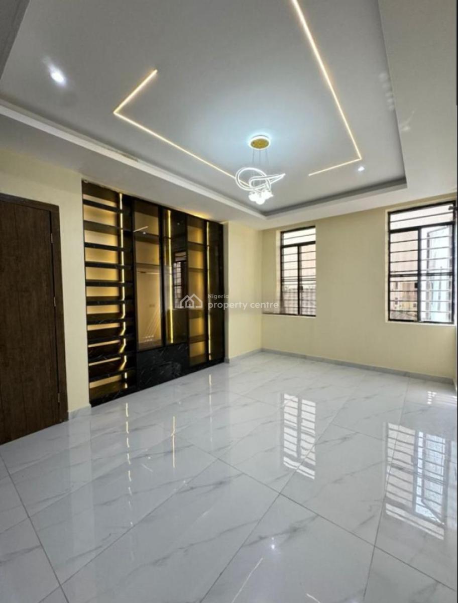 2 Bedroom Apartment, Lekki Phase 1, Lekki, Lagos, Flat / Apartment for Sale