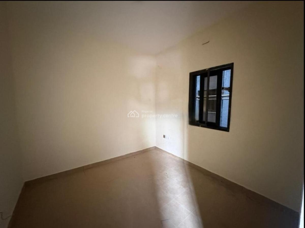 Newly Renovated 3-bedroom Apartments --, Lekki Phase 1, Lekki, Lagos, Flat / Apartment for Rent