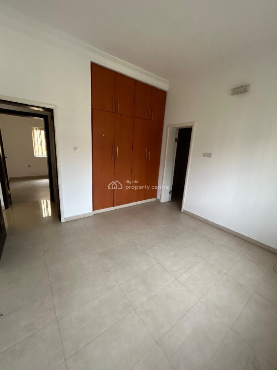 a Well Maintained and Spacious Serviced 3 Bedroom Apartment with Bq, Lekki Phase 1, Lekki, Lagos, Flat / Apartment for Rent