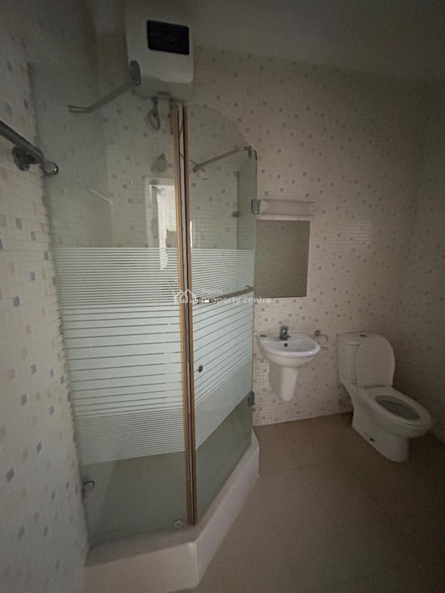 a Well Maintained and Spacious Serviced 3 Bedroom Apartment with Bq, Lekki Phase 1, Lekki, Lagos, Flat / Apartment for Rent