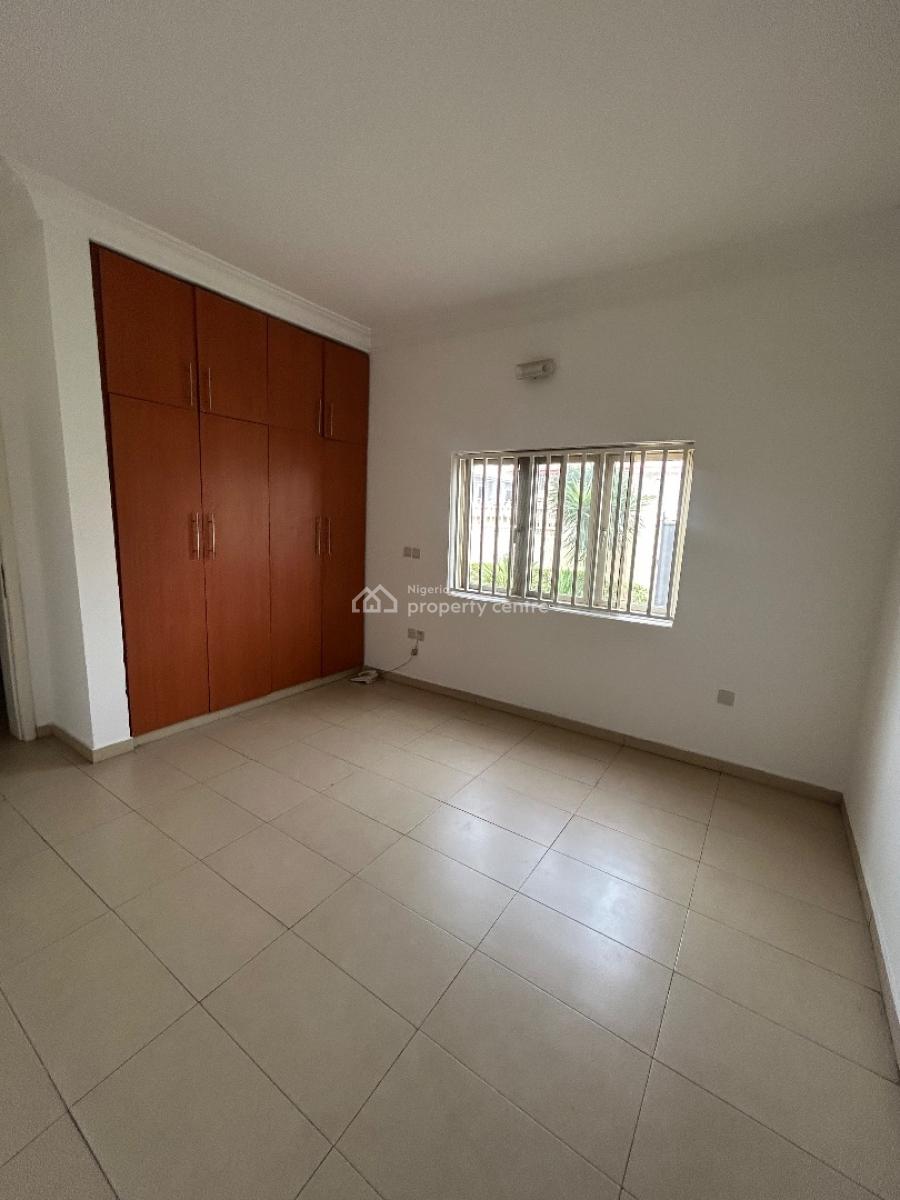 a Well Maintained and Spacious Serviced 3 Bedroom Apartment with Bq, Lekki Phase 1, Lekki, Lagos, Flat / Apartment for Rent