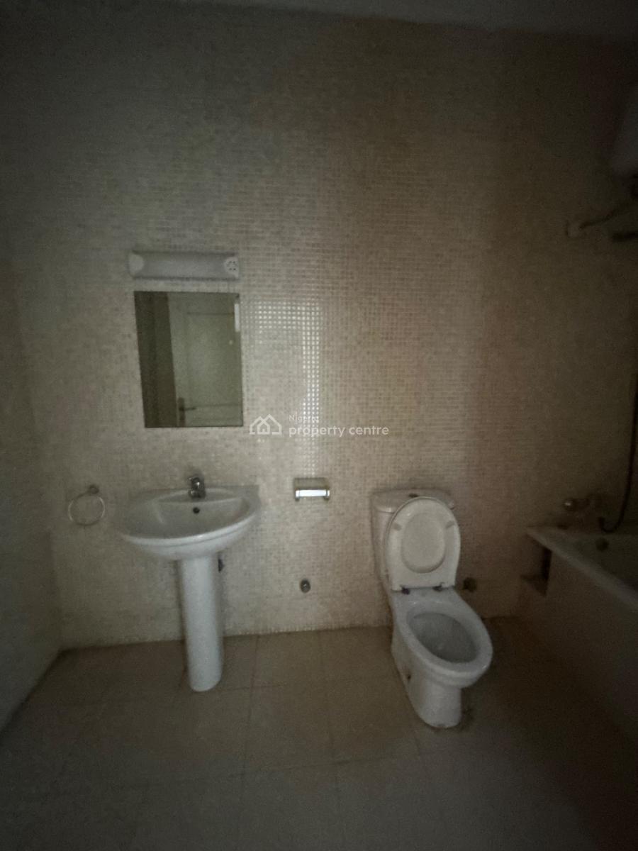 a Well Maintained and Spacious Serviced 3 Bedroom Apartment with Bq, Lekki Phase 1, Lekki, Lagos, Flat / Apartment for Rent