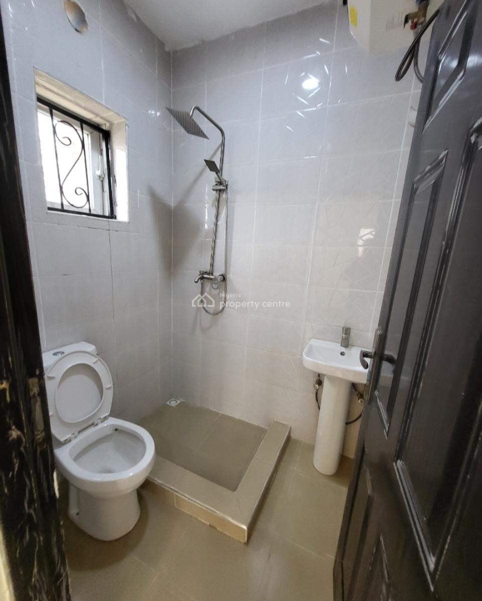 Luxurious Massive 2bedroom Flat, By American International School, Durumi, Abuja, Block of Flats for Sale