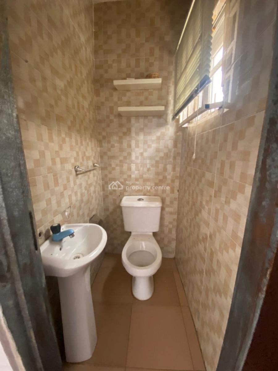 Very Standard 1 Bedroom Flat 5th Avenue 3m Annum, Gwarinpa, Abuja, Flat / Apartment for Rent