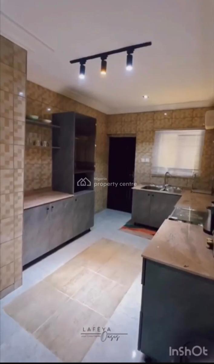 Partially Serviced and Furnished 3 Bedroom Flat at Wuse 2, Off Adetokunbo Ademola, Wuse 2, Abuja, Flat / Apartment for Rent