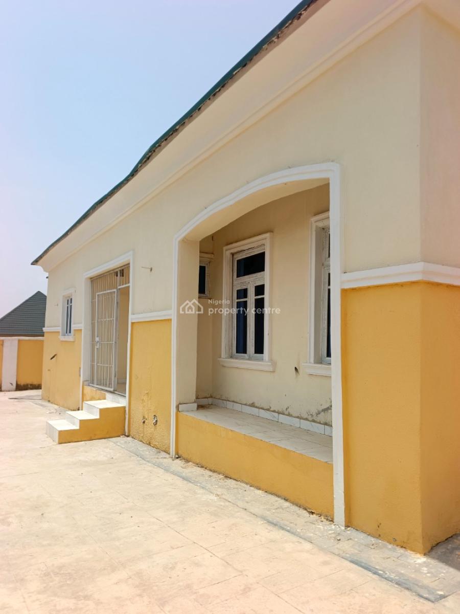 Luxury 3 Bedroom Bungalow with Excellent Facilities in Lugbe -abuja, Lugbe District in an Estate. Abuja - Nigeria., Pyakasa, Lugbe District, Abuja, Detached Bungalow for Sale