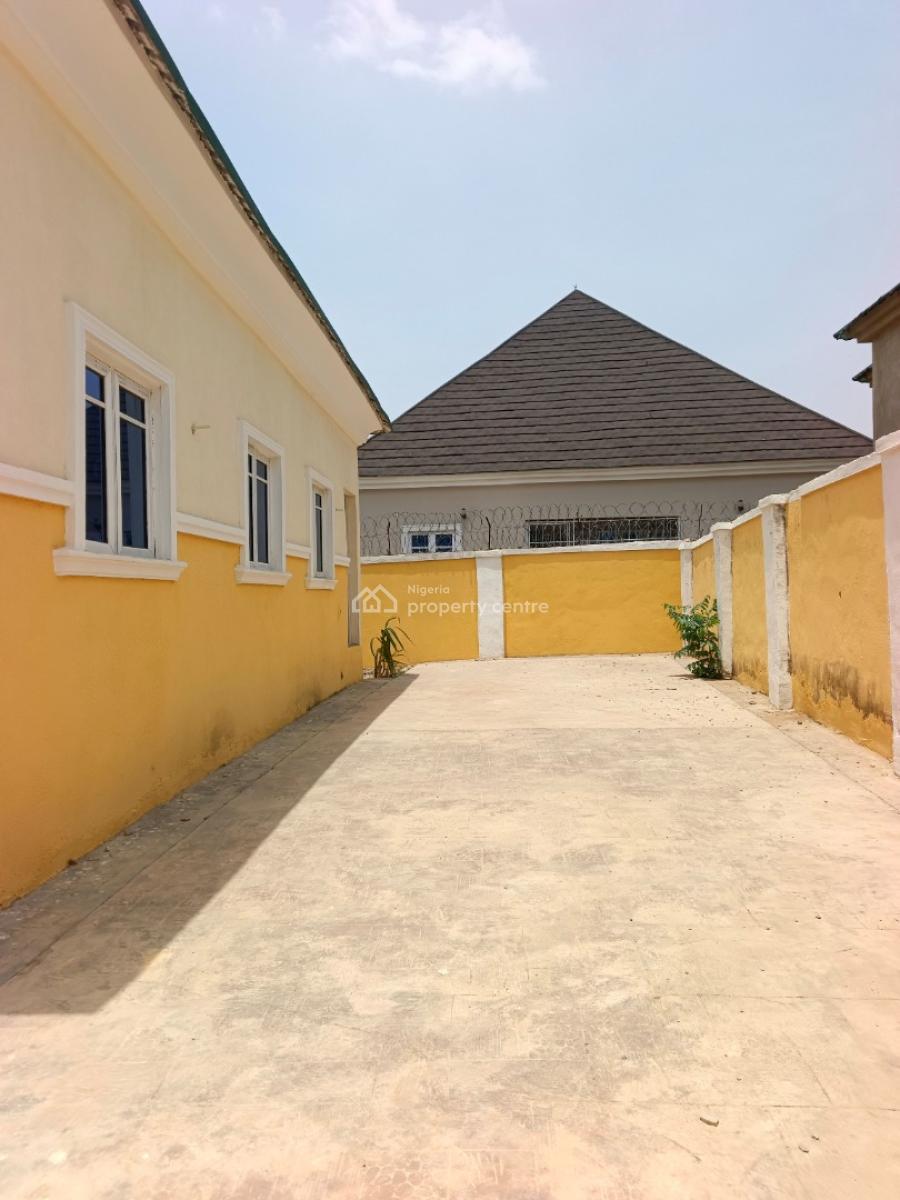 Luxury 3 Bedroom Bungalow with Excellent Facilities in Lugbe -abuja, Lugbe District in an Estate. Abuja - Nigeria., Pyakasa, Lugbe District, Abuja, Detached Bungalow for Sale