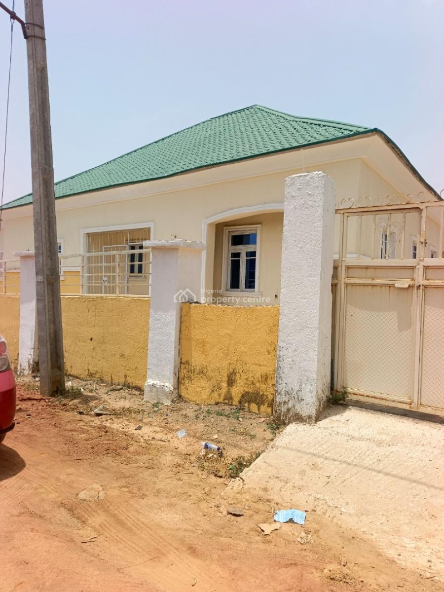 Luxury 3 Bedroom Bungalow with Excellent Facilities in Lugbe -abuja, Lugbe District in an Estate. Abuja - Nigeria., Pyakasa, Lugbe District, Abuja, Detached Bungalow for Sale