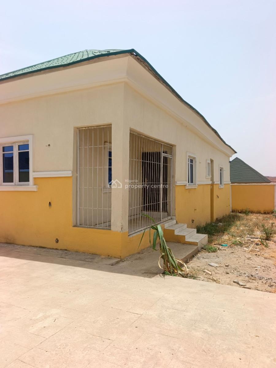 Luxury 3 Bedroom Bungalow with Excellent Facilities in Lugbe -abuja, Lugbe District in an Estate. Abuja - Nigeria., Pyakasa, Lugbe District, Abuja, Detached Bungalow for Sale