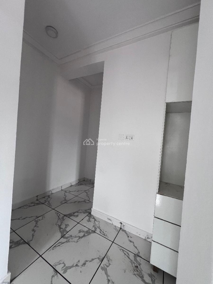 a Standard Mini Flat, Before Novare Shoprite Ajah, Lekki Phase 2, Lekki, Lagos, Flat / Apartment for Rent