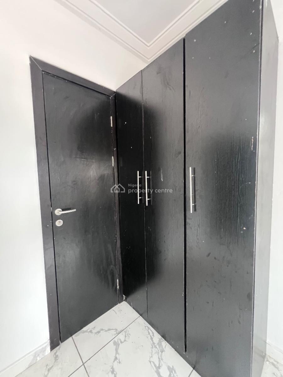 a Standard Mini Flat, Before Novare Shoprite Ajah, Lekki Phase 2, Lekki, Lagos, Flat / Apartment for Rent