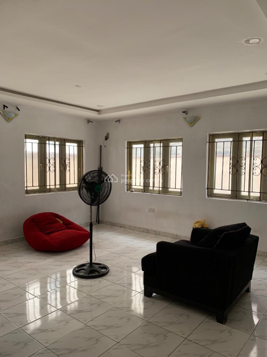 a Well Maintained Two Bedroom Apartment, Orchid Road Lekki Lagos, Lekki Phase 2, Lekki, Lagos, Flat / Apartment for Rent