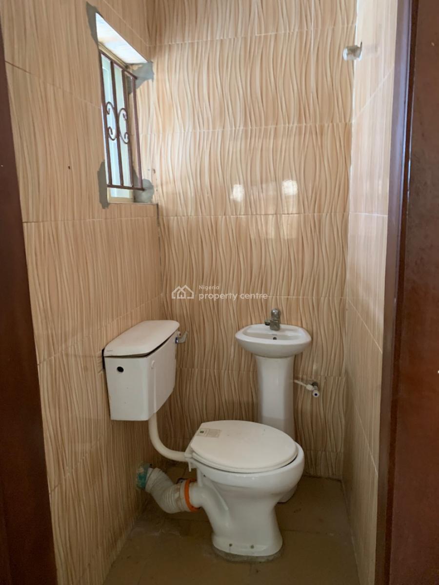 a Well Maintained Two Bedroom Apartment, Orchid Road Lekki Lagos, Lekki Phase 2, Lekki, Lagos, Flat / Apartment for Rent