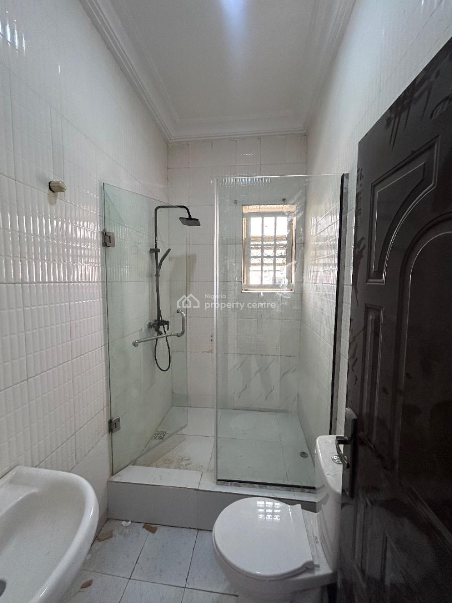 Well Maintained and Spacious Serviced 2 Bedroom Apartment, Lekki Phase 1, Lekki, Lagos, Flat / Apartment for Rent