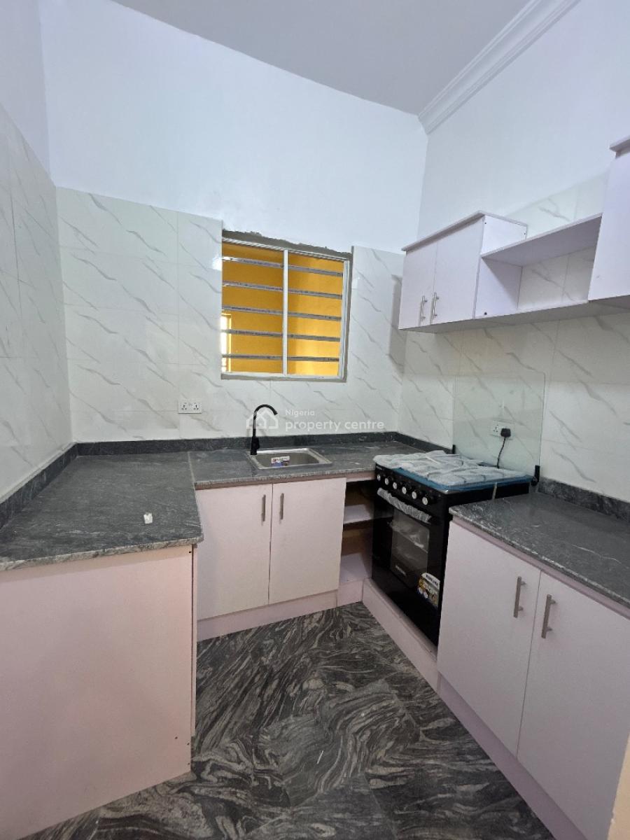 Well Maintained and Spacious Serviced 2 Bedroom Apartment, Lekki Phase 1, Lekki, Lagos, Flat / Apartment for Rent