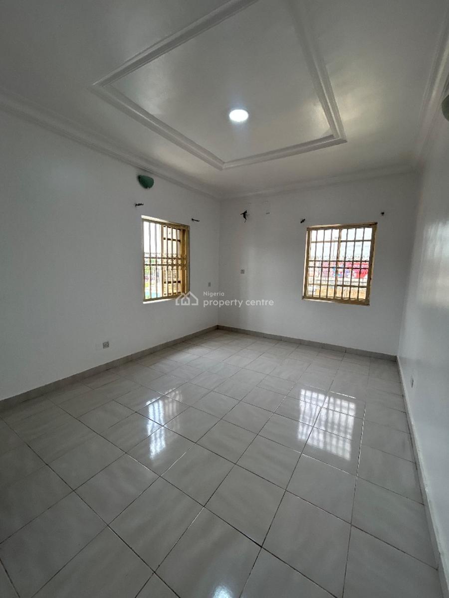 Well Maintained and Spacious Serviced 2 Bedroom Apartment, Lekki Phase 1, Lekki, Lagos, Flat / Apartment for Rent