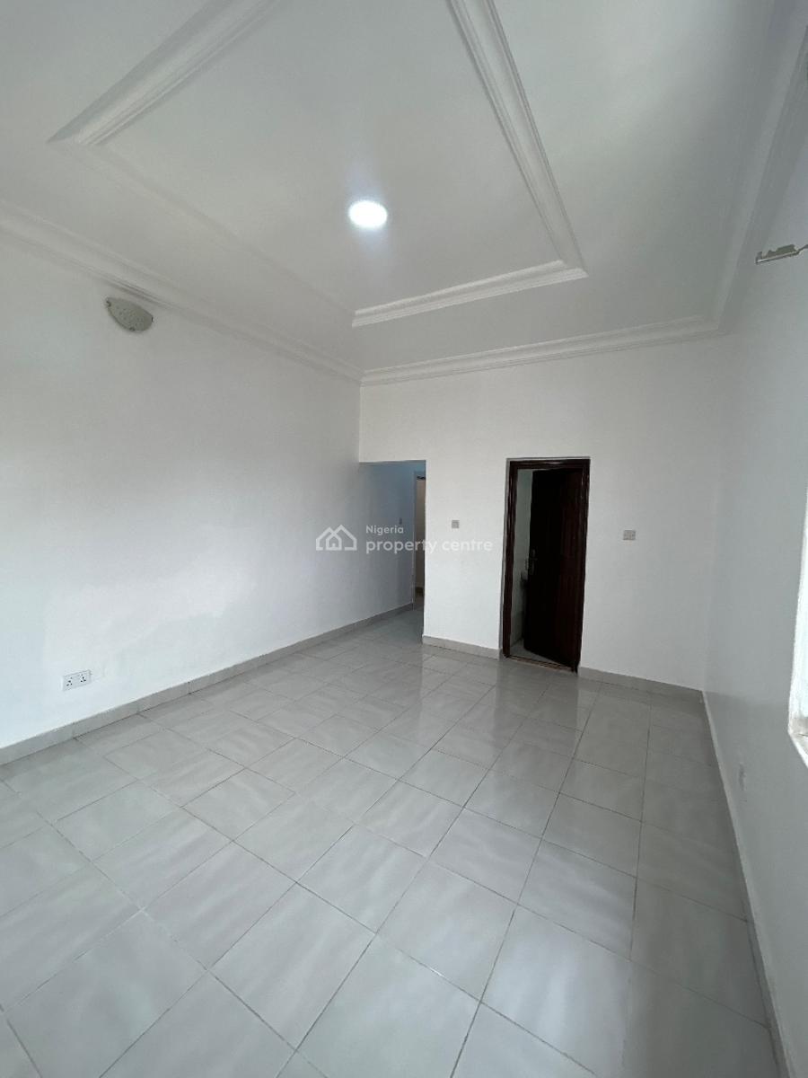 Well Maintained and Spacious Serviced 2 Bedroom Apartment, Lekki Phase 1, Lekki, Lagos, Flat / Apartment for Rent