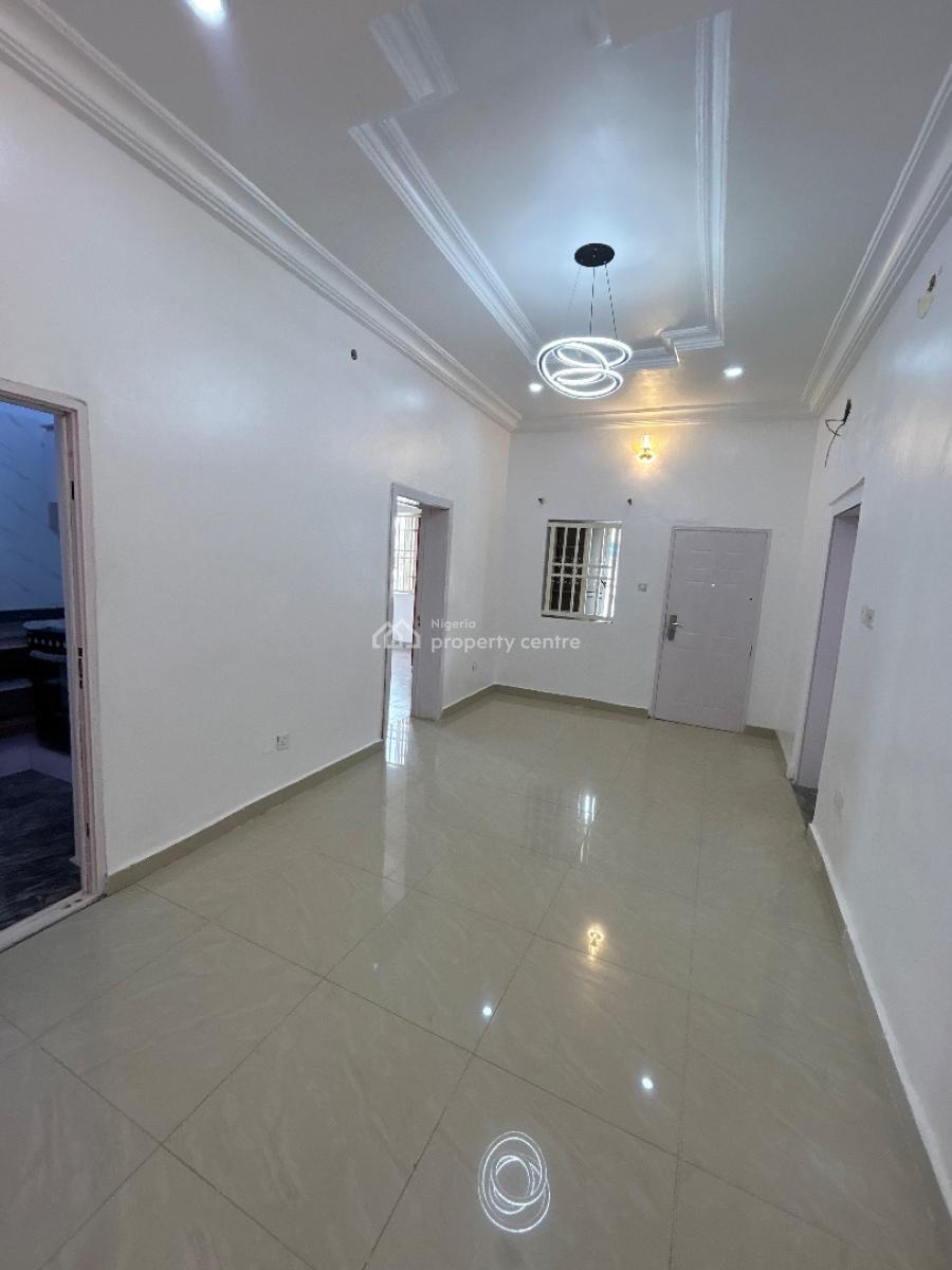 Well Maintained and Spacious Serviced 2 Bedroom Apartment, Lekki Phase 1, Lekki, Lagos, Flat / Apartment for Rent