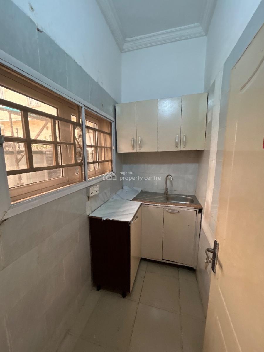 Maintained and Spacious Room Selfcon, Lekki Phase 1, Lekki, Lagos, Self Contain (single Rooms) for Rent