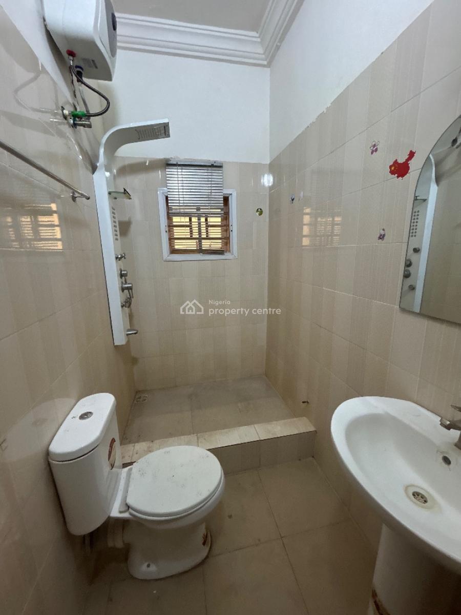 Maintained and Spacious Room Selfcon, Lekki Phase 1, Lekki, Lagos, Self Contain (single Rooms) for Rent