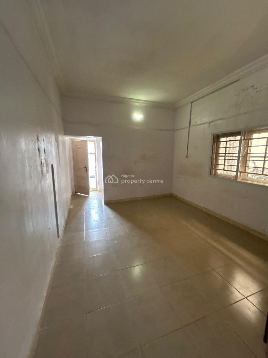 Maintained and Spacious Room Selfcon, Lekki Phase 1, Lekki, Lagos, Self Contain (single Rooms) for Rent
