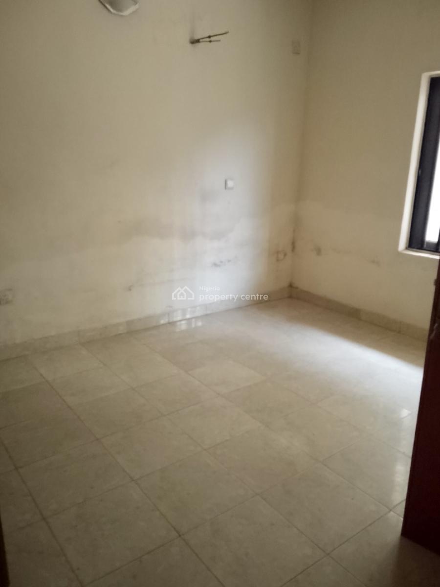 Well Maintained Two Bedroom Flat, Pedro, Pedro, Gbagada, Lagos, Flat / Apartment for Rent