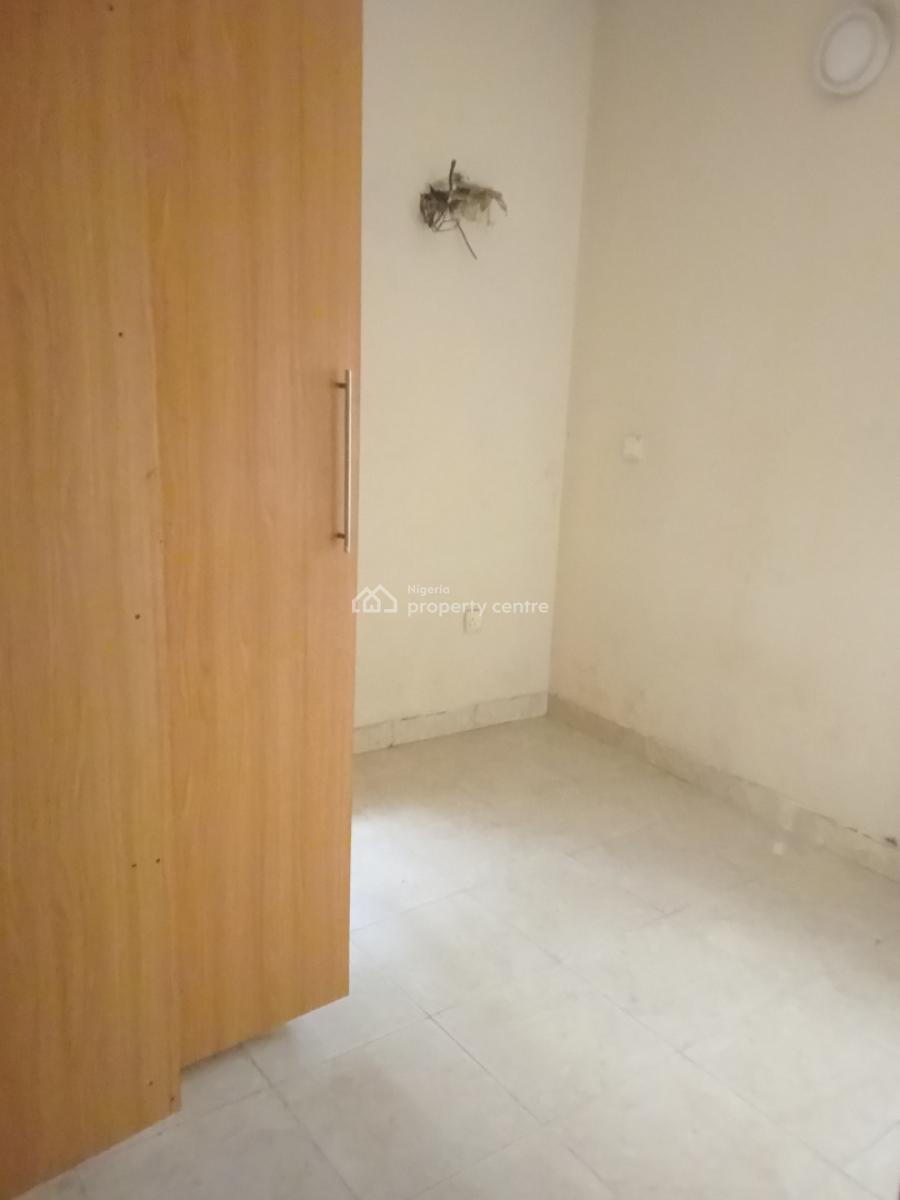 Well Maintained Two Bedroom Flat, Pedro, Pedro, Gbagada, Lagos, Flat / Apartment for Rent