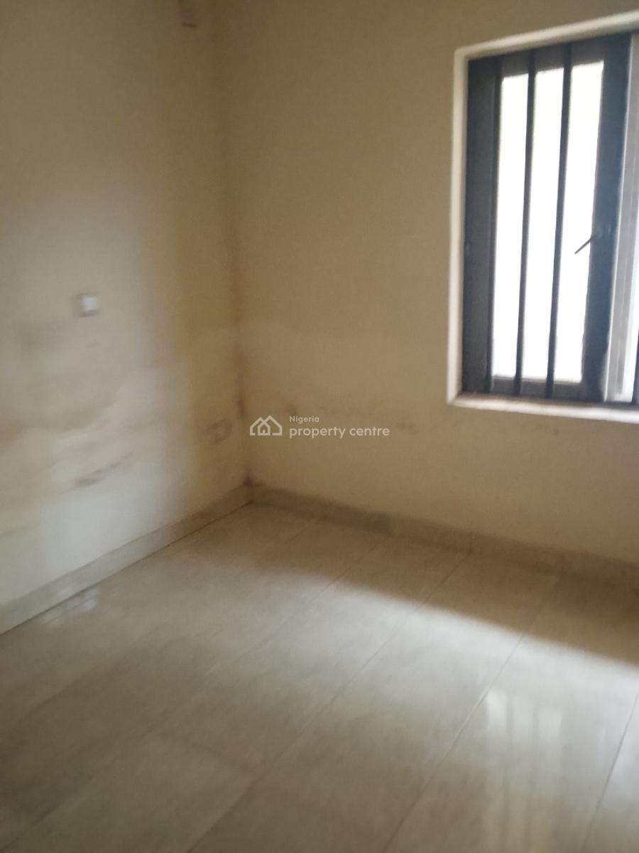 Well Maintained Two Bedroom Flat, Pedro, Pedro, Gbagada, Lagos, Flat / Apartment for Rent