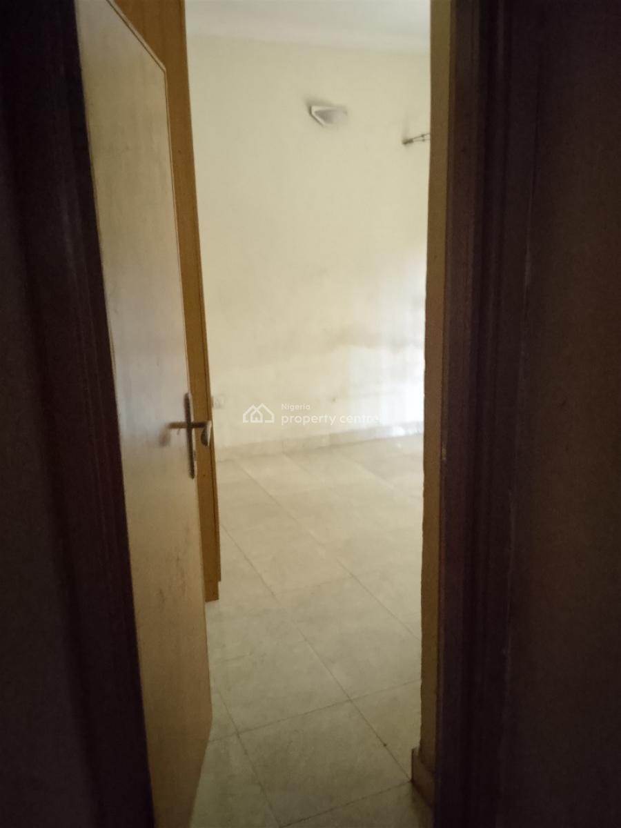 Well Maintained Two Bedroom Flat, Pedro, Pedro, Gbagada, Lagos, Flat / Apartment for Rent