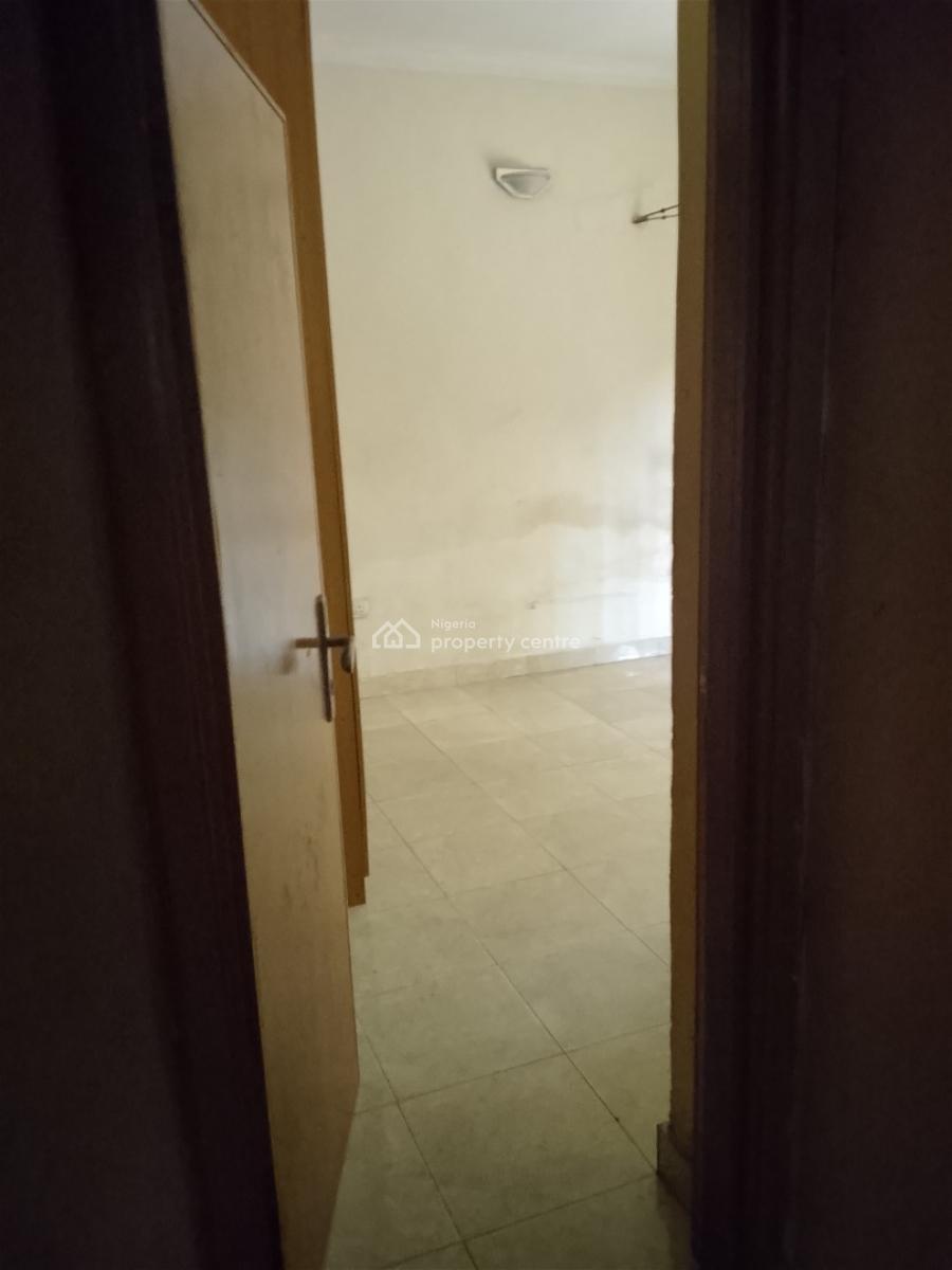 Well Maintained Two Bedroom Flat, Pedro, Pedro, Gbagada, Lagos, Flat / Apartment for Rent