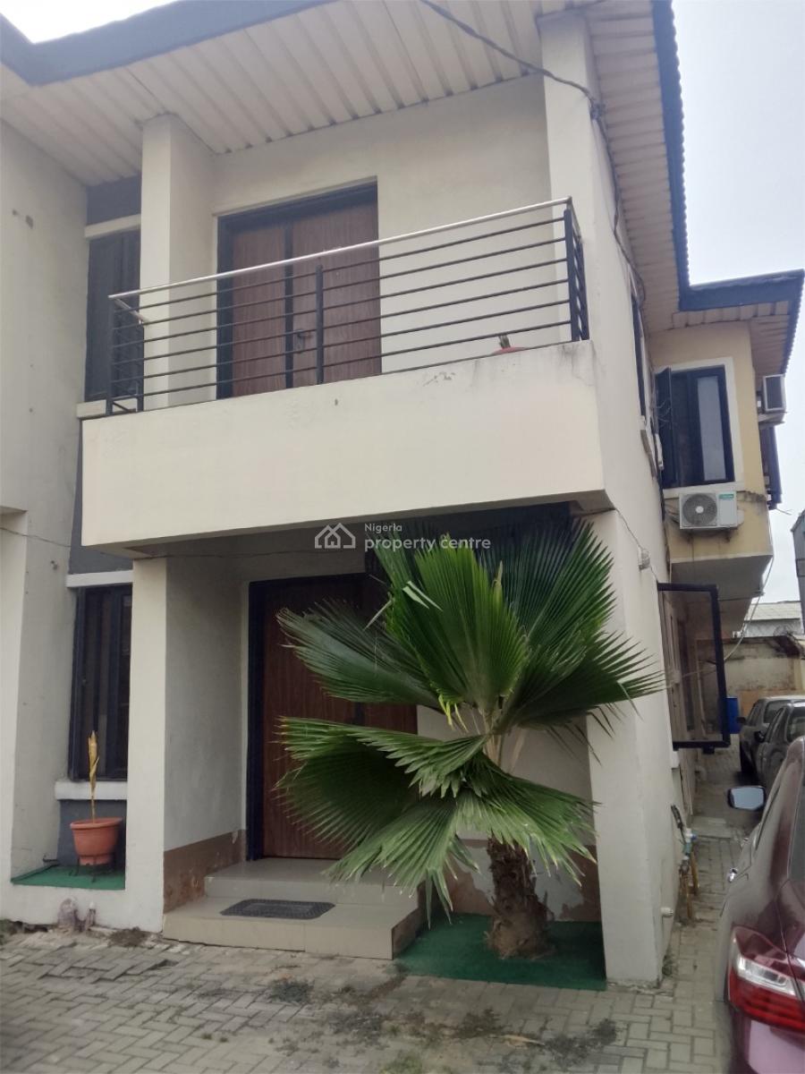 Well Maintained Two Bedroom Flat, Pedro, Pedro, Gbagada, Lagos, Flat / Apartment for Rent