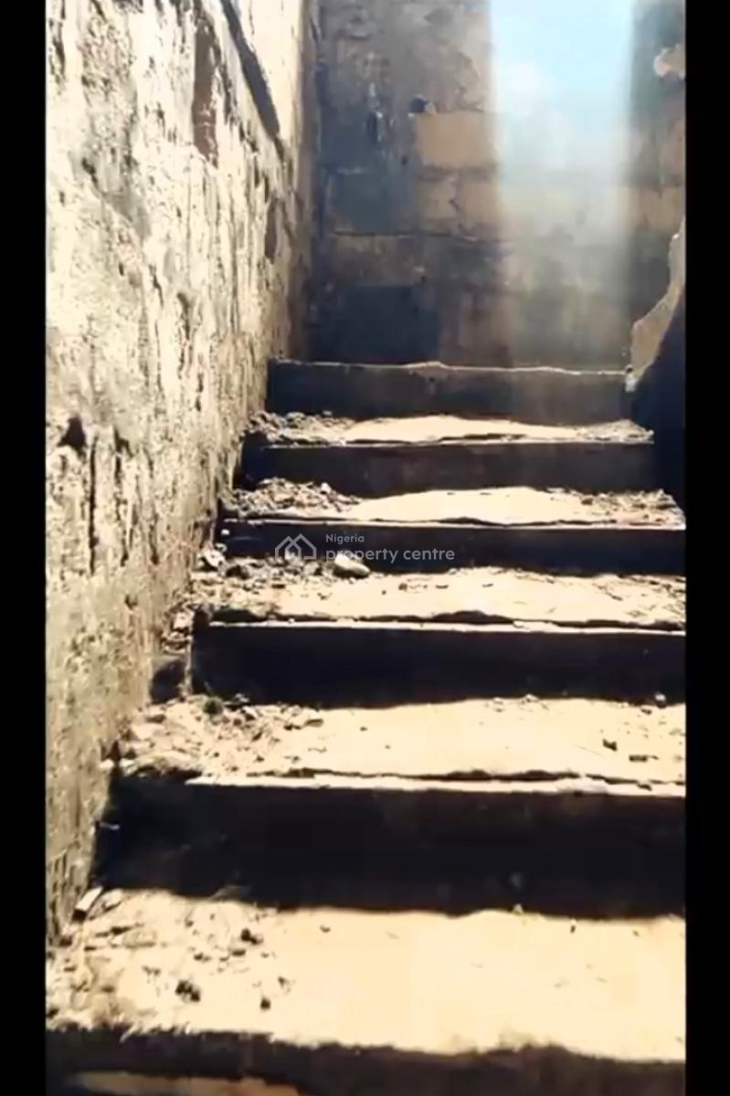 Urgent 6 Bedroom, Asaba, Delta, Detached Duplex for Sale